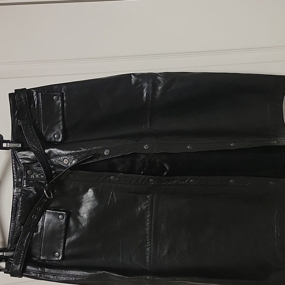 DYNK 100 percent leather front snap button black skirt - Picture 5 of 7